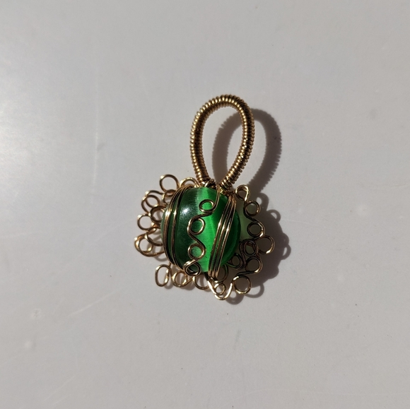 Green Cat's Eye Glass Gold Wire Wrapped Pendant Artisan Beautiful Unique Fancy - Picture 8 of 12
